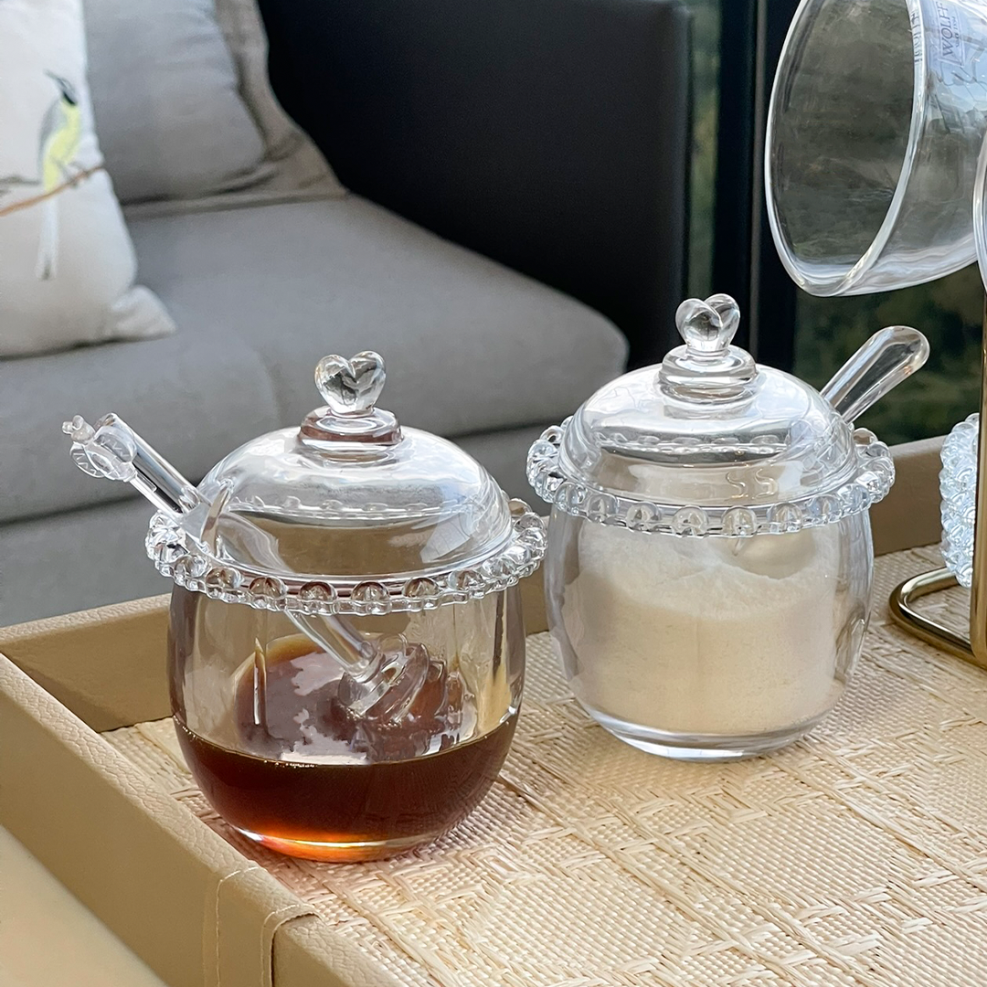 Meleira de Cristal Chumbo com Pegador e Detalhes em Formato de Coração