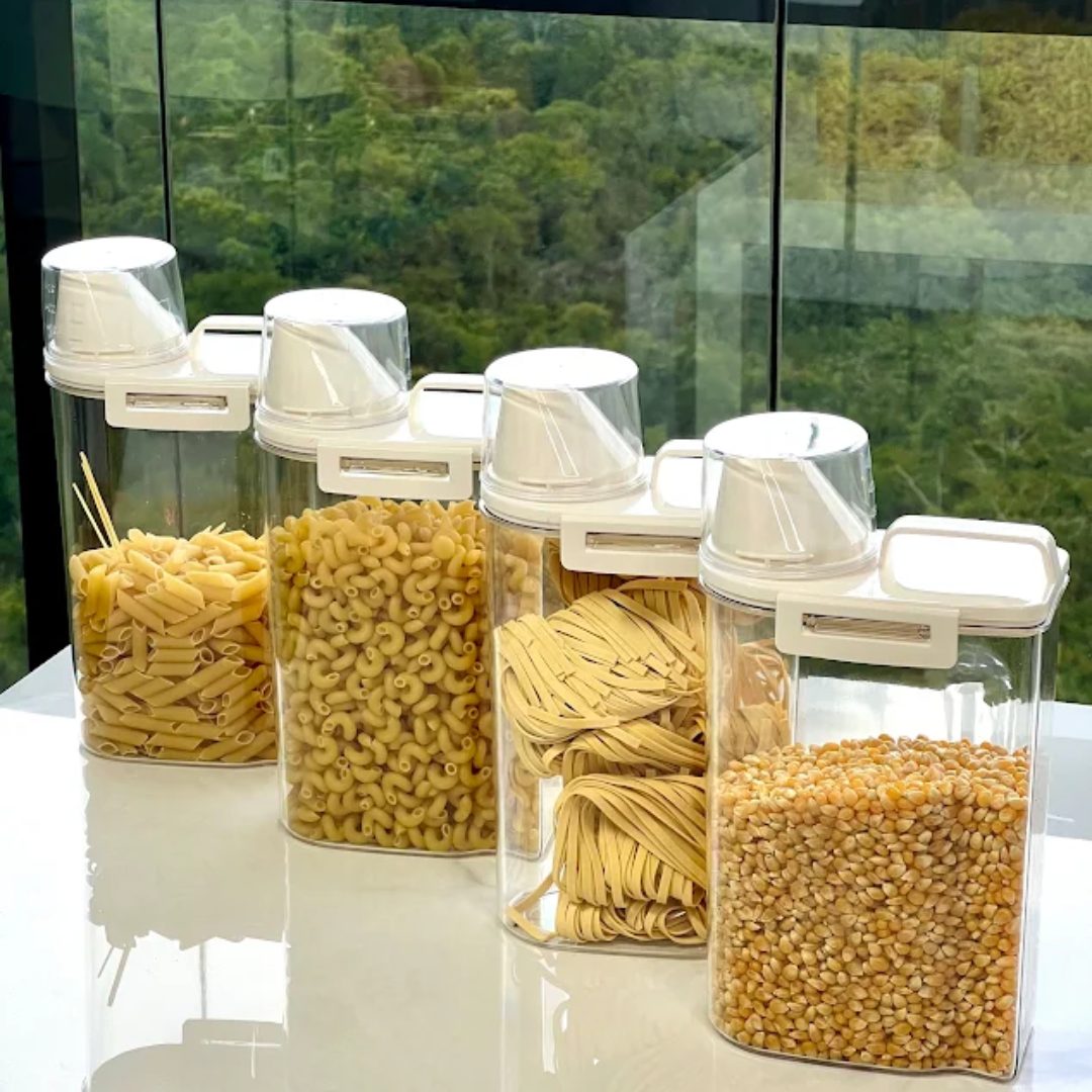 Kit 4 Potes Herméticos com Copo Medidor 2,5 Litros Ela Decora