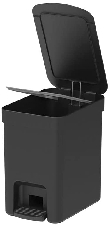 Lixeira com Pedal Trium Preto 6 Litros
