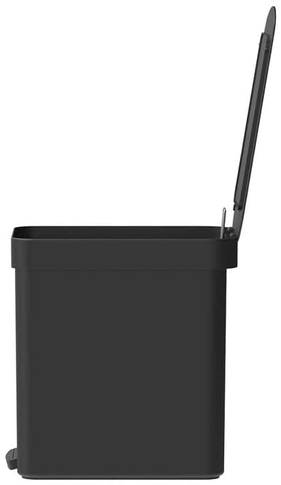 Lixeira com Pedal Trium Preto 6 Litros