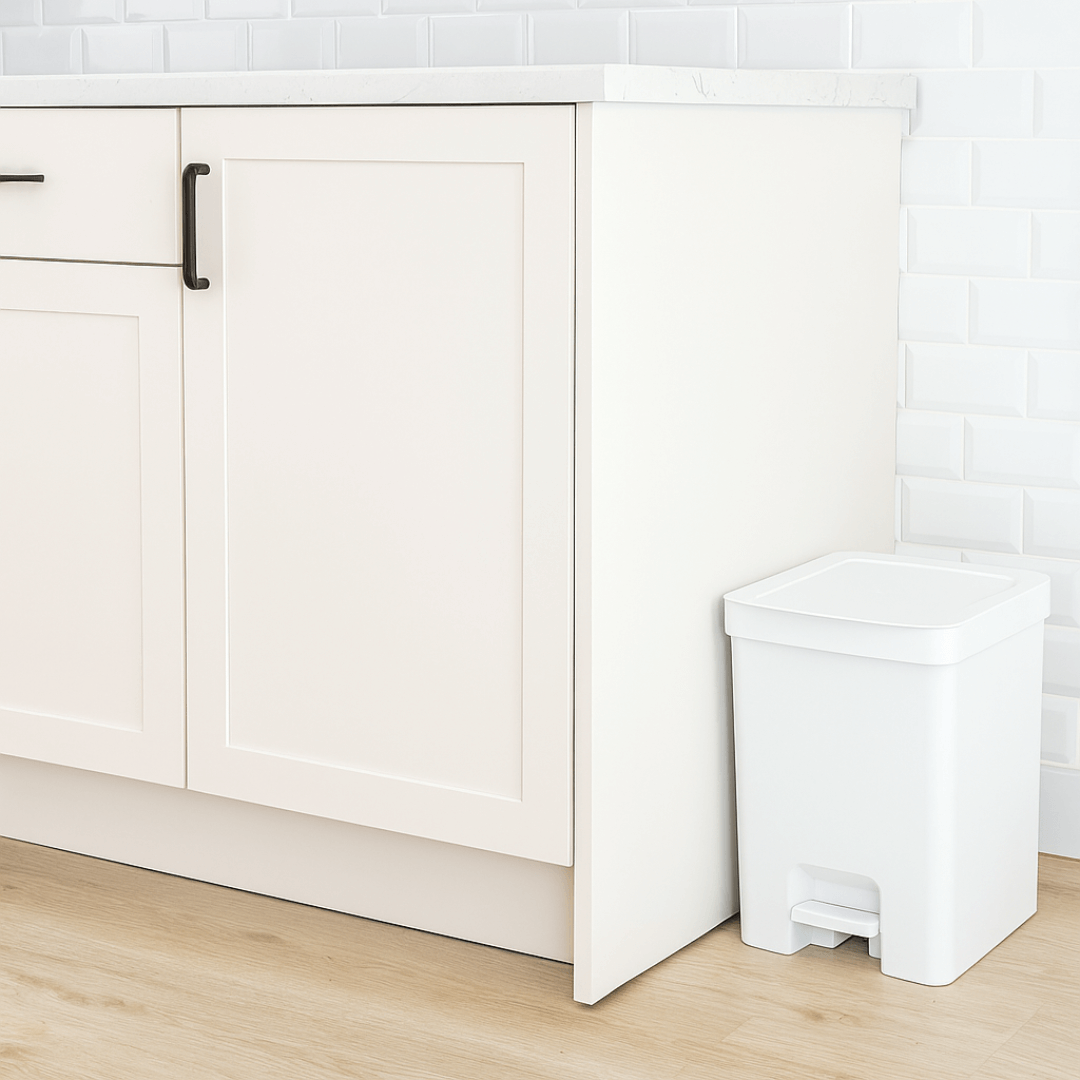 Lixeira de Pedal Trium Branco 12 Litros