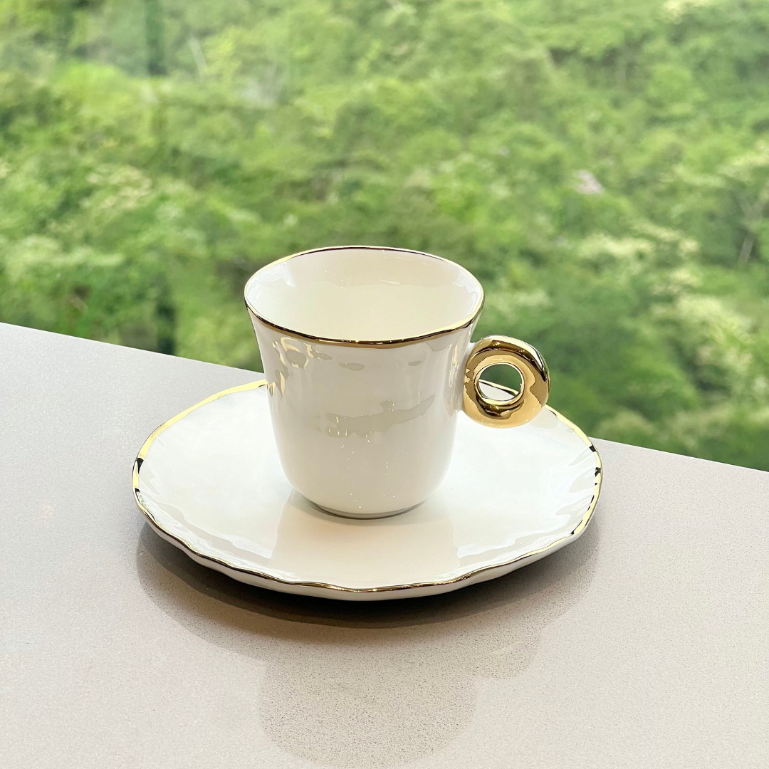 Jogo 6 Xicaras de Café com Pires Cerâmica Branco e Dourado 80ml