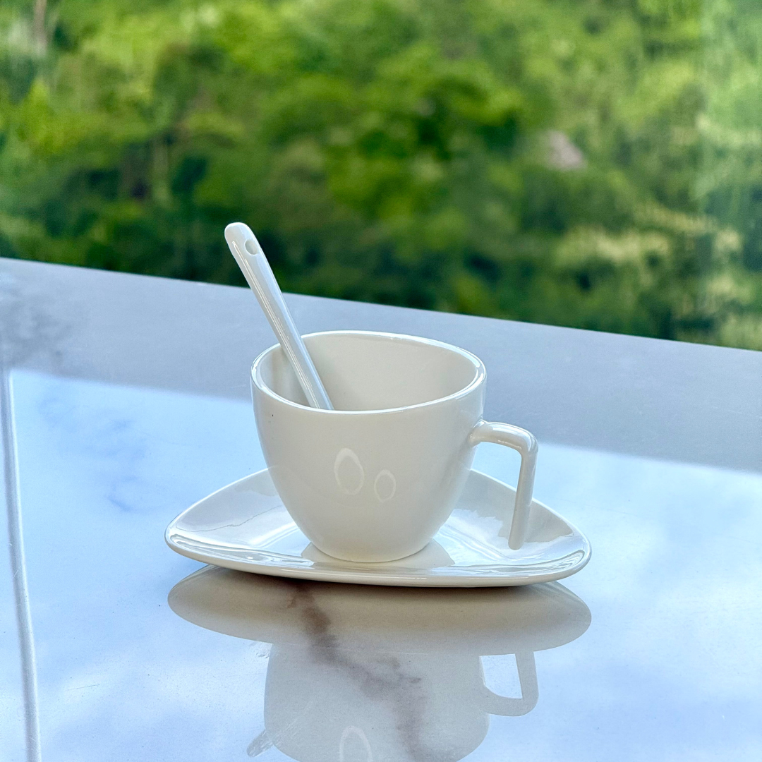 Jogo 6 Xicaras de Café com Colher em Porcelana Branca 80ml
